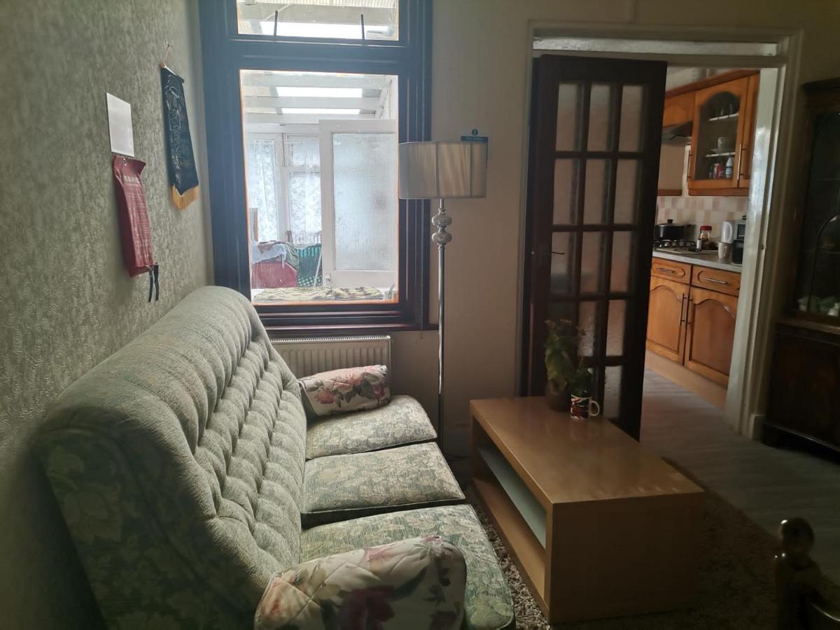 Double Room Available- London Seven Kings Seven Kings Train Station Ilford Eksteriør billede